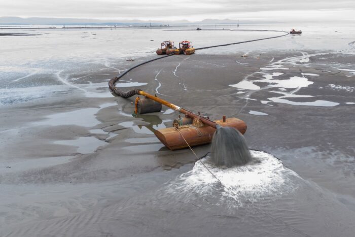 Ducks Unlimited Canada uses a temporary sediment delivery pipeline to pump dredged sediment from the Fraser River onto the southern Lulu Island foreshore. 